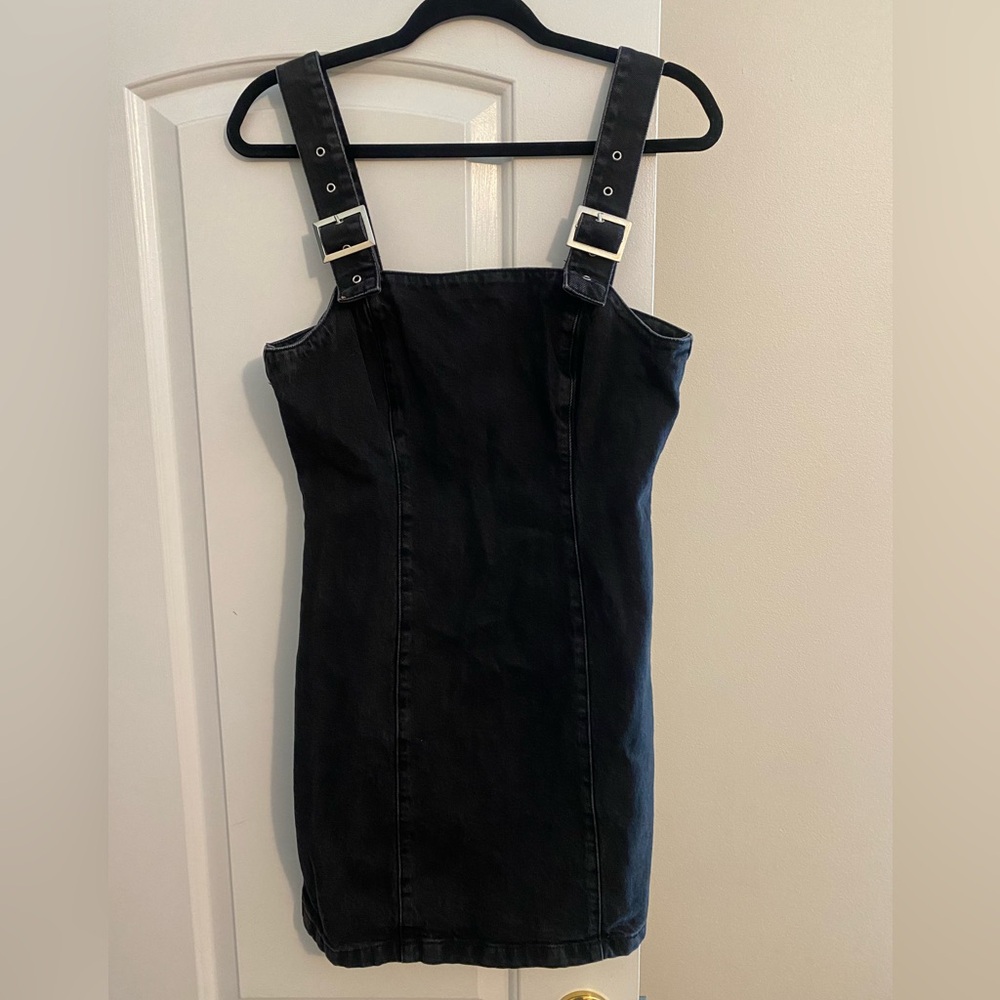 TOPSHOP BLACK JEAN DRESS 🖤